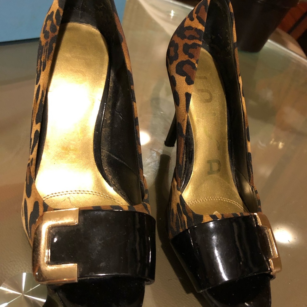 Women high heel shoes size 5.5